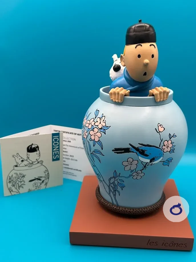 The Blue Lotus vase with Tintin, from Les Icones